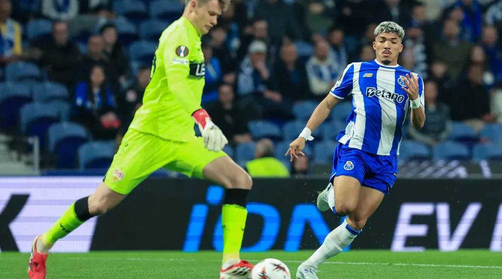 ألكسندر نوبل حارس مرمى شتوتغارت (إ.ب.أ)