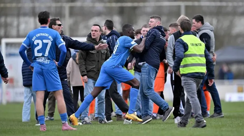 شجار بين اللاعب سعيد مصطفى وأحد المشجعين من كريشوف