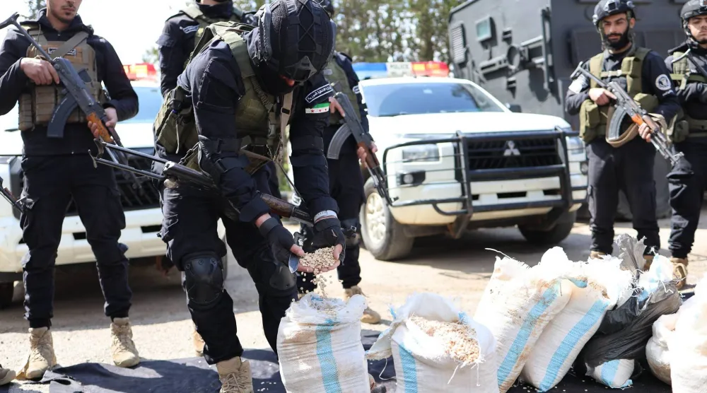 ضبطت قوى الأمن الداخلي معملاً لتغليف المخدرات في ريف درعا يحوي مليون حبة على الأقل (الداخلية السورية)