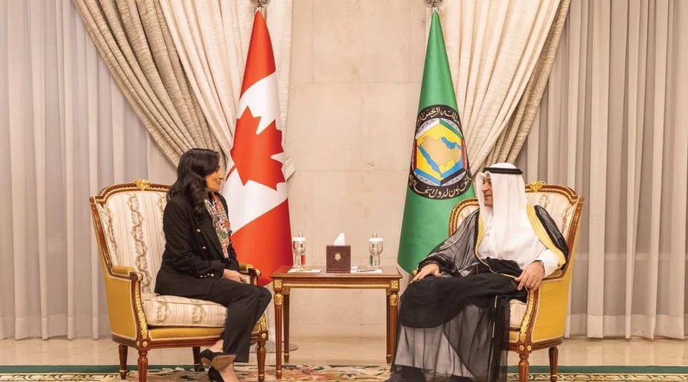 جاسم البديوي وأنيتا أناند بحثا تداعيات التصعيد الخطير الذي تشهده المنطقة (مجلس التعاون الخليجي)