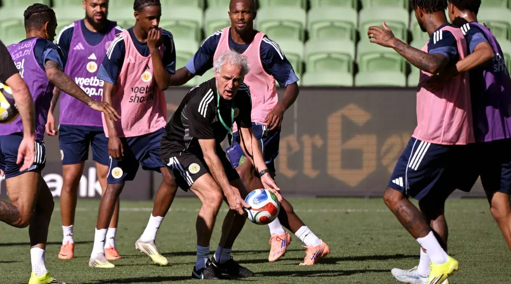 فريد روتن خلال الحصة التدريبية لمنتخب كوراساو (أ.ف.ب)