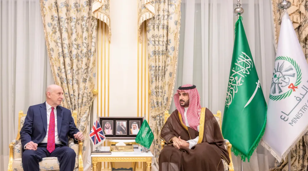 وزير الدفاع السعودي الأمير خالد بن سلمان خلال استقباله الوزير جون هيلي في الرياض (وزارة الدفاع)