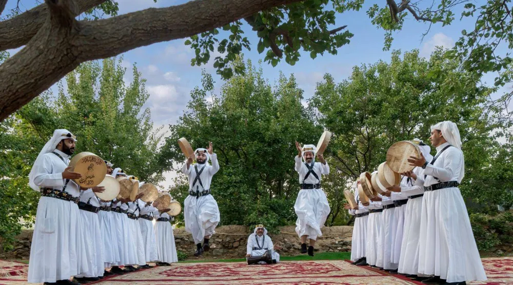 رقصة شعبية جنوبية بالدفوف (ورث)