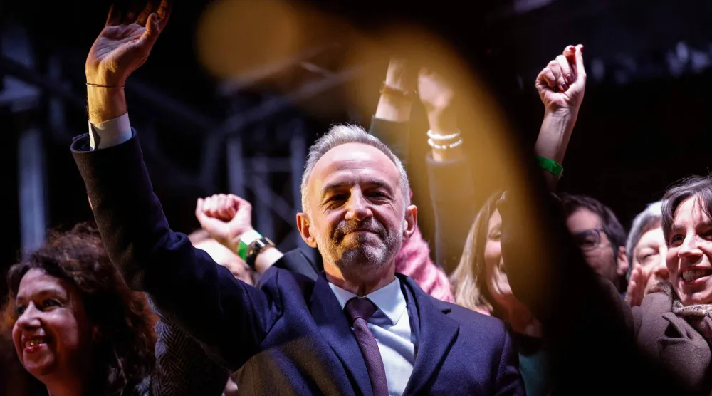 رئيس بلدية باريس المنتخب إيمانويل غريغوار (أ.ف.ب)