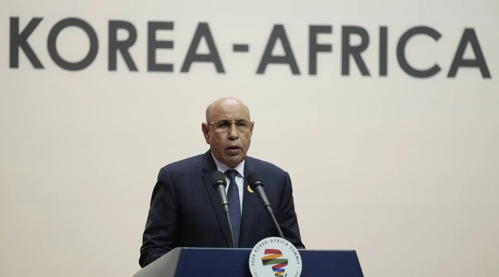 حزب «الصواب» أكد رفضه المساس بالمواد المحصنة دستورياً التي لا تسمح للرئيس ولد الغزواني الترشح لفترة رئاسية ثالثة (أ.ب)