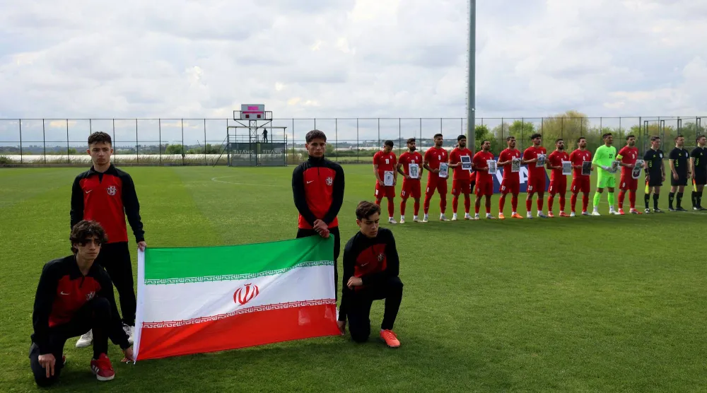 منتخب إيران قبل مواجهة نظيره منتخب كوستاريكا في أنطاليا (أ.ف.ب)