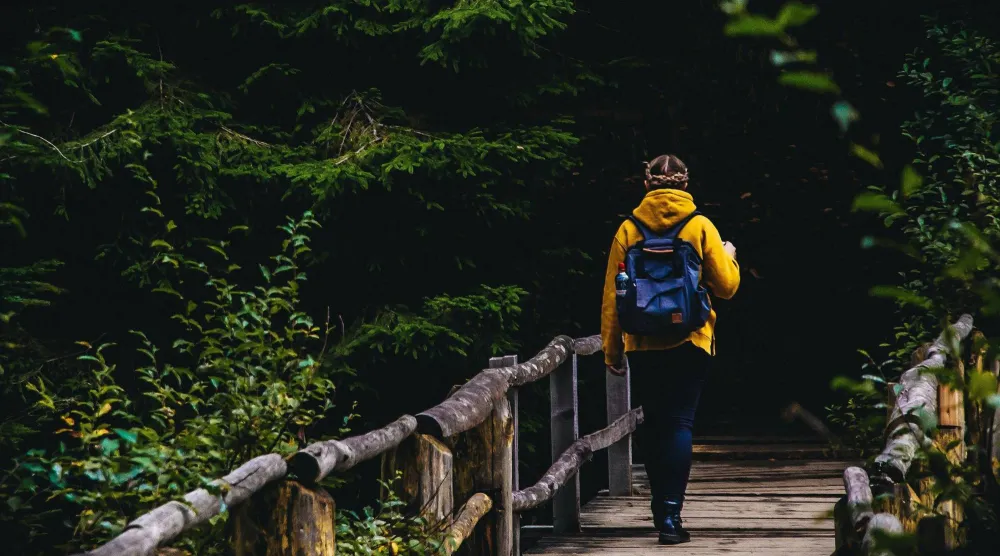 الأشخاص الذين يضعون صحتهم في مقدمة أولوياتهم يميلون أيضاً إلى البحث عن الطبيعة (بيكسلز) 