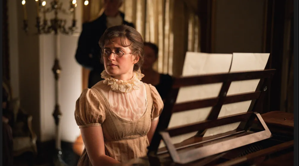 من مسلسل «الشقيقة الأخرى لعائلة بينيت» (بي بي سي- باد وولف)