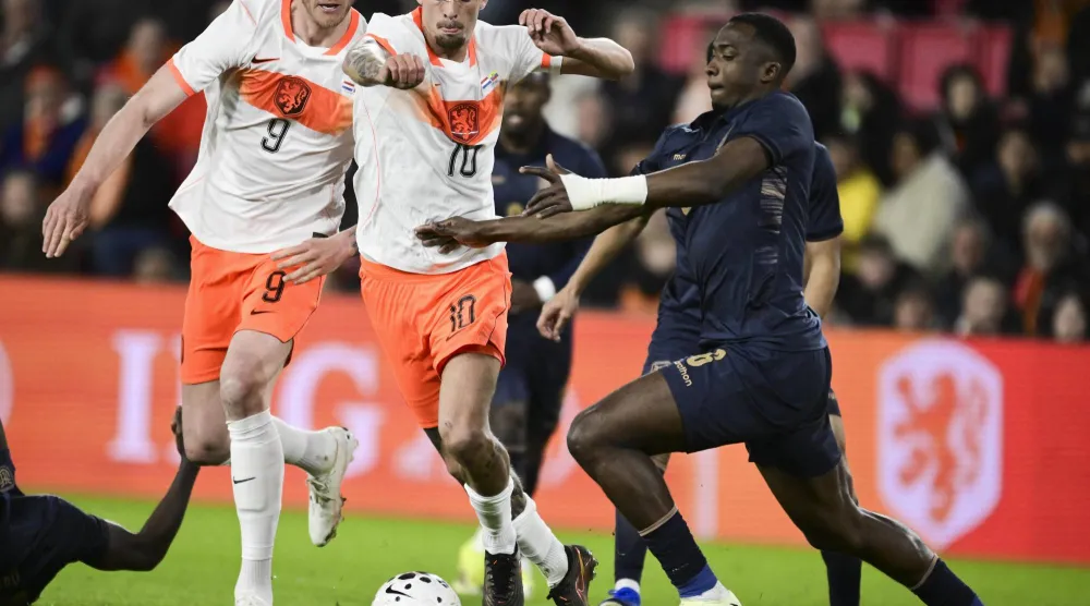 هلوندا اكتفت بالتعادل مع الإكوادور وديّا (إ.ب.أ)