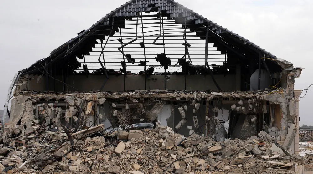 منزل مدمّر في بلدة بليدا جنوب لبنان (إ.ب.أ)