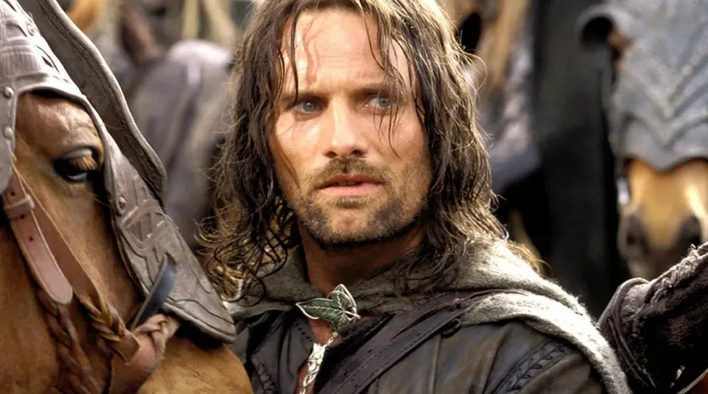 Yüzüklerin Efendisi serisinde Aragorn'u canlandıran Danimarka asıllı 67 yaşındaki Viggo Mortensen, proje seçerken bütçeden çok filmin iyi yazılmasına öncelik verdiğini söylüyor (New Line Cinema)