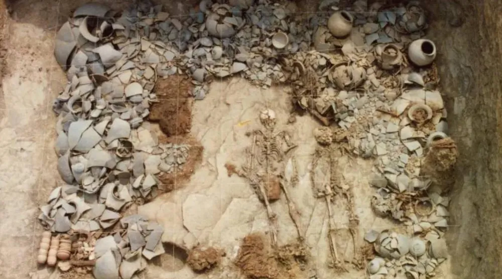 Kore'de Üç Krallık dönemine ait Apdok Krallığı'ndan kalma antik bir mezarlık alanının kazılarında insan iskeletleri bulundu (Gyeongsan Belediyesi)