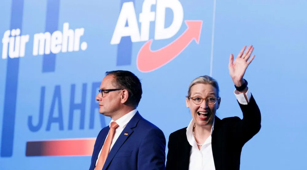 Tino Chrupalla ve Alice Weidel, 2022'den beri partinin eş genel başkanlığını yürütüyor (AP/Arşiv)