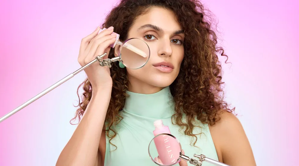 لم تعد السوق السعودية تكتفي بدور المستهلك والمتفرج بل دخلت إلى العالمية على يد مؤسسات لعلامات تجميل مهمة (أستيري) 