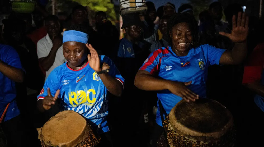 ليلة صاخبة للكونغو الديمقراطية احتفالاً بالتأهل الثاني إلى «المونديال» (رويترز)