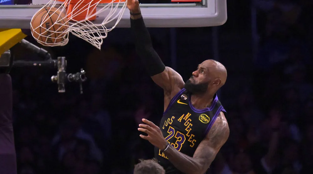 ليبرون جيمس (رويترز)