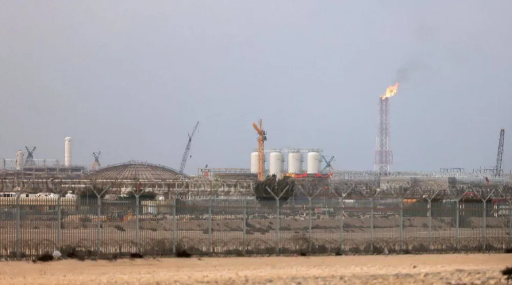 جانب من مدينة رأس لفان القطرية التي تضم أكبر محطة لتصدير الغاز الطبيعي المسال في العالم التي تضررت نتيجة حرب إيران (إكس)