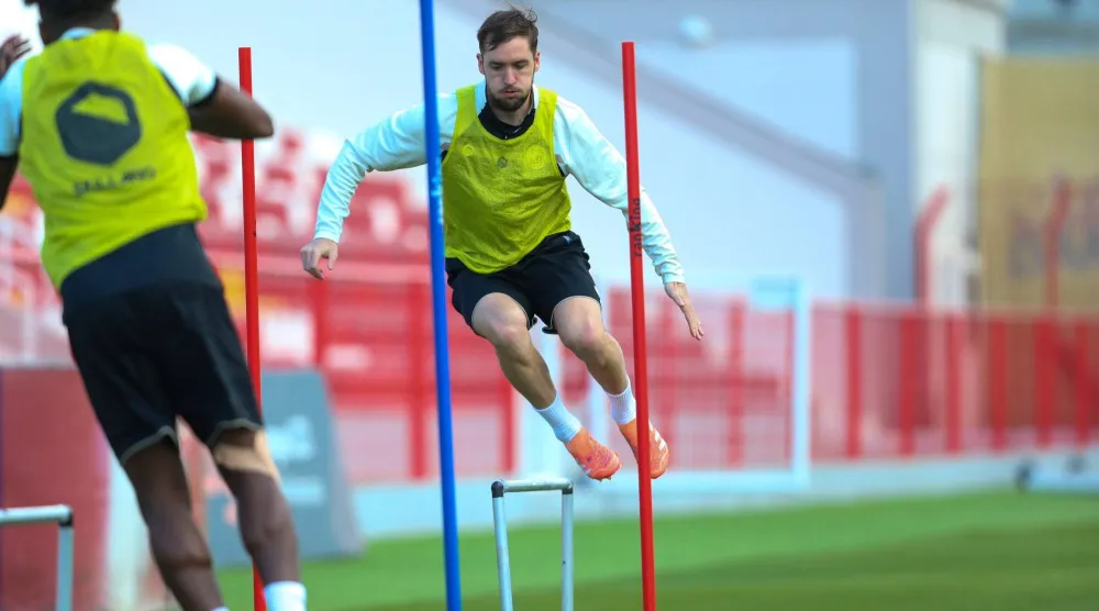 يدخل فريق ضمك المرحلة الحاسمة من دوري روشن السعودي وهو يقف على حافة الخطر (نادي ضمك)