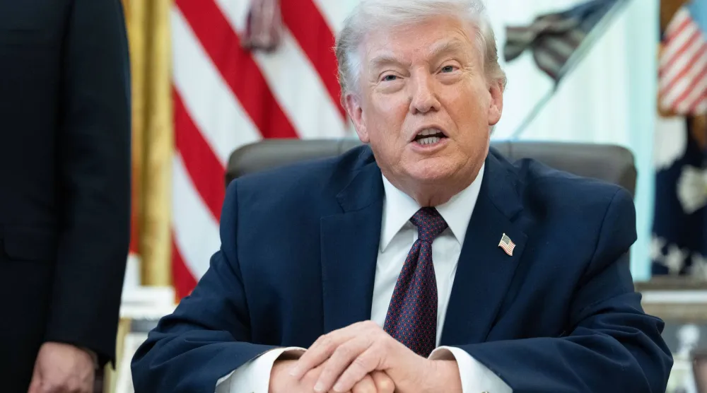 ترمب يتحدث خلال مراسم توقيع أمر تنفيذي في المكتب البيضاوي بالبيت الأبيض (أرشيفية - إ.ب.أ)