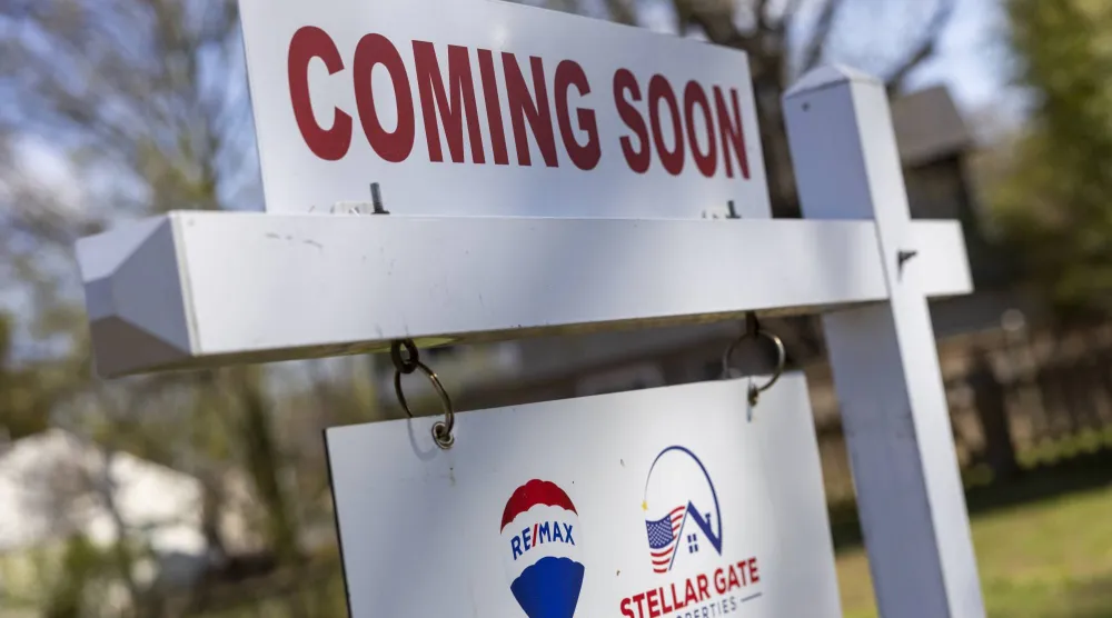 منزل معروض للبيع في فرجينيا في ظل تنامي الخوف من ارتفاع التضخم (إ.ب.أ)