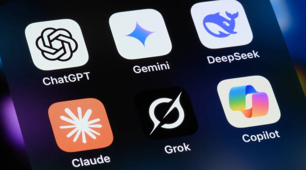 «كلود»... تصميم مطور لـ«شريك ذكي يناقش الأفكار ويطرحها»