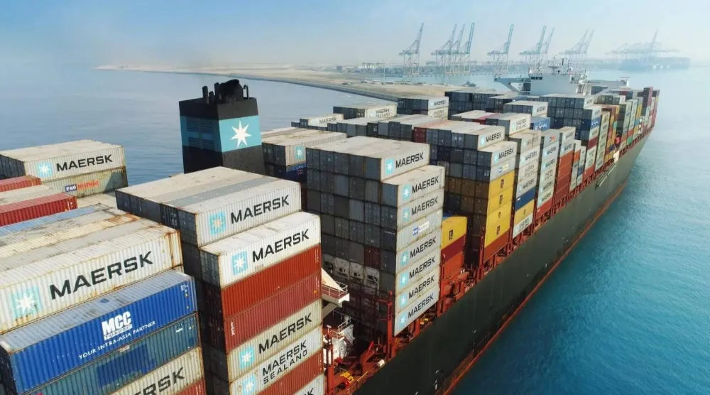 سفينة محملة بالحاويات عبر ميناء الملك عبد الله في السعودية (واس)