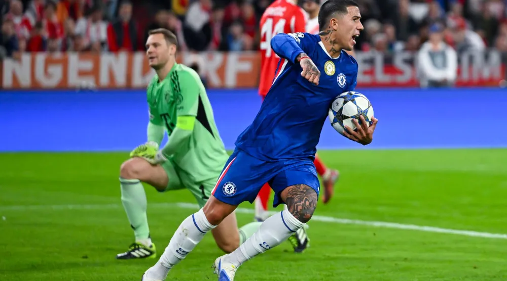 الأرجنتيني إنزو فرنانديز لاعب وسط فريق تشيلسي (د.ب.أ)