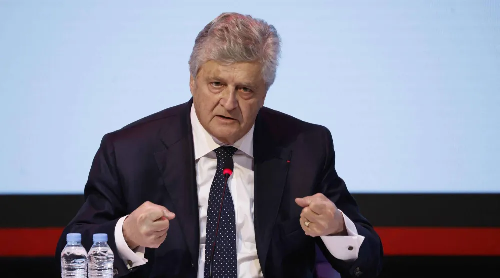 الوزير الفرنسي المكلف التجارة الخارجية نيكولا فوريسيي (أ.ف.ب)