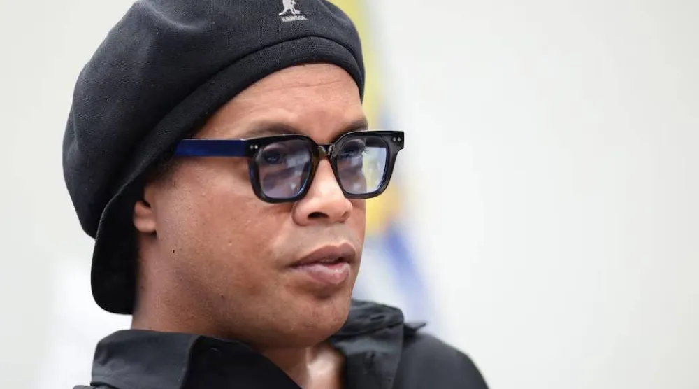 نجم كرة القدم البرازيلي السابق رونالدينيو (رويترز)