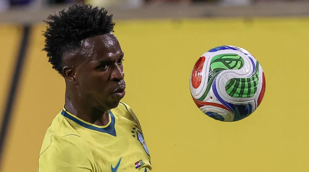 البرازيلي فينيسيوس جونيور لاعب ريال مدريد (إ.ب.أ)