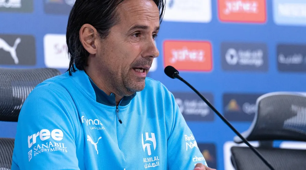 إنزاغي خلال المؤتمر الصحافي (موقع نادي الهلال)