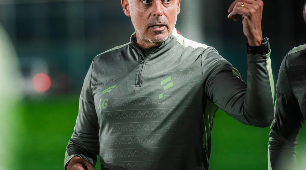 غوميز مدرب الفتح (موقع النادي)