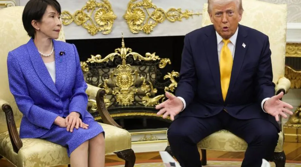 لثطة من اللقاء الأخير الذي جمع الرئيس الأميركي دونالد ترمب مع رئيسة وزراء الياباني سانيي تاكاييتشي في واشنطن (غيتي)