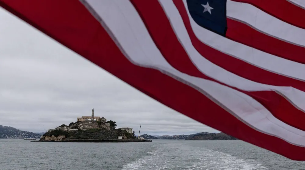  أرشيفية لمجمع سجن «ألكاتراز» الواقع في جزيرة «ألكاتراز» في خليج سان فرانسيسكو (رويترز)