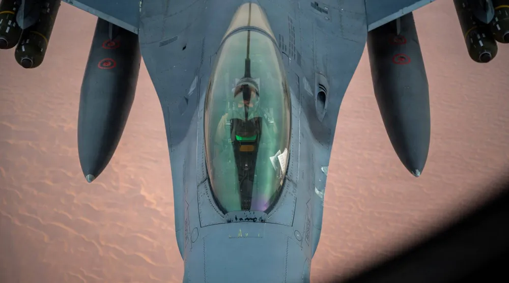 طائرة مقاتلة من طراز إف-16 تابعة لسلاح الجو الأميركي (رويترز)