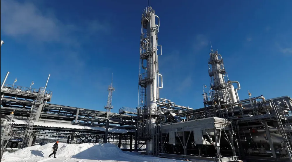 منشأة معالجة الغازين «الطبيعي» و«النفطي» المصاحب بحقل ياراكتا في إيركوتسك بروسيا (رويترز)