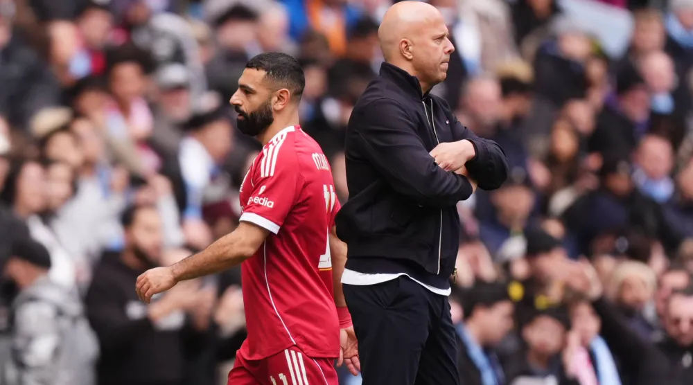 الهولندي آرني سلوت المدير الفني لليفربول (د.ب.أ)