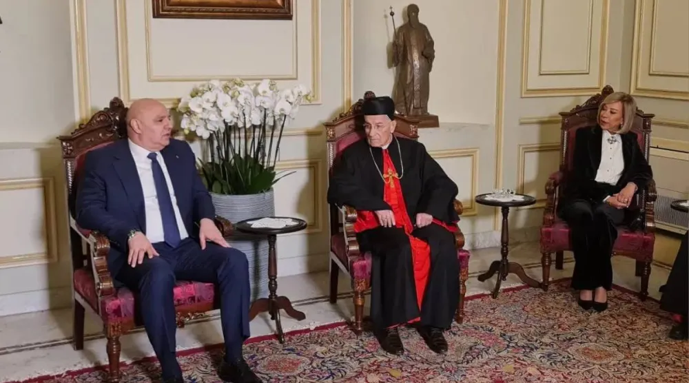 الرئيس اللبناني العماد جوزيف عون ترافقه عقيلته نعمت عون في لقاء البطريرك الراعي وتقديم التهاني بالعيد والمشاركة بقداس الفصح (الوكالة الوطنية اللبنانية للإعلام)