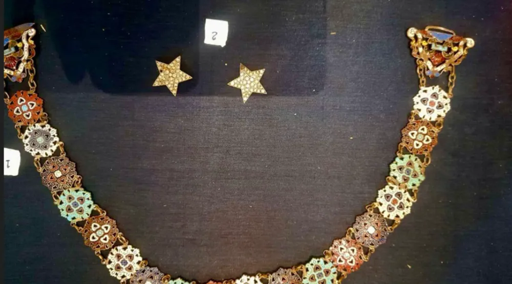 المعرض ضم قطعاً نادرة من زمن الهوانم (وزارة السياحة والآثار)