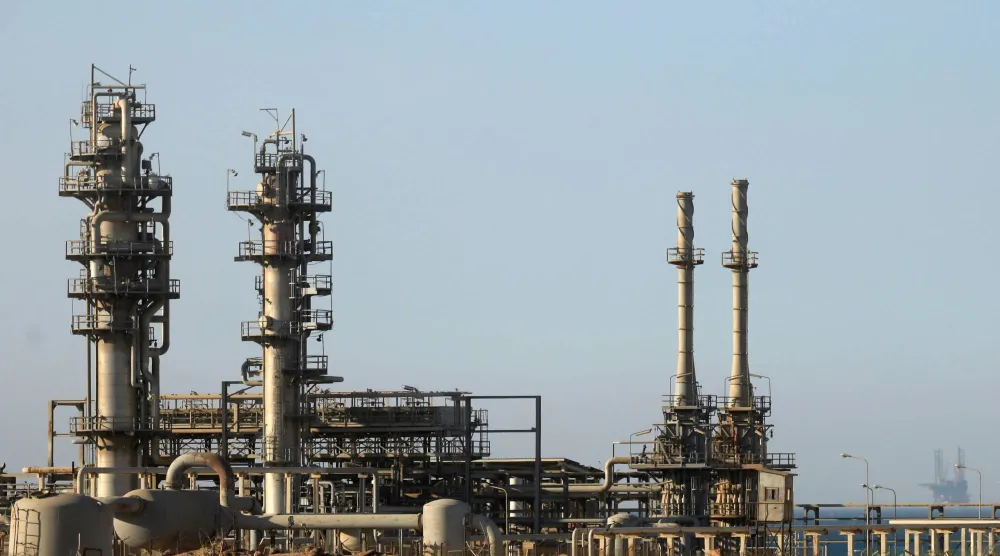 محطة غاز مصرية في الطريق الصحراوي لقناة السويس خارج القاهرة (رويترز)