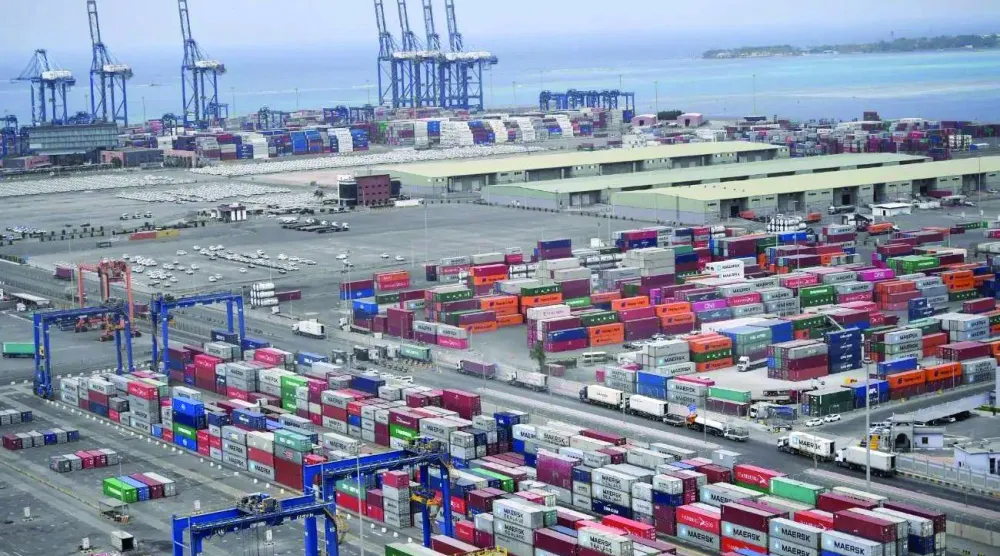 عدد من الحاويات في ميناء جدة الإسلامي (واس)