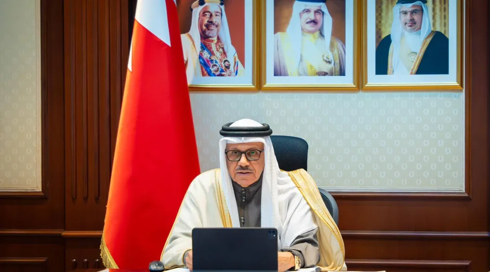 الدكتور عبد اللطيف الزياني خلال اجتماع سابق لمناقشة الاعتداءات الإيرانية (الخارجية البحرينية)