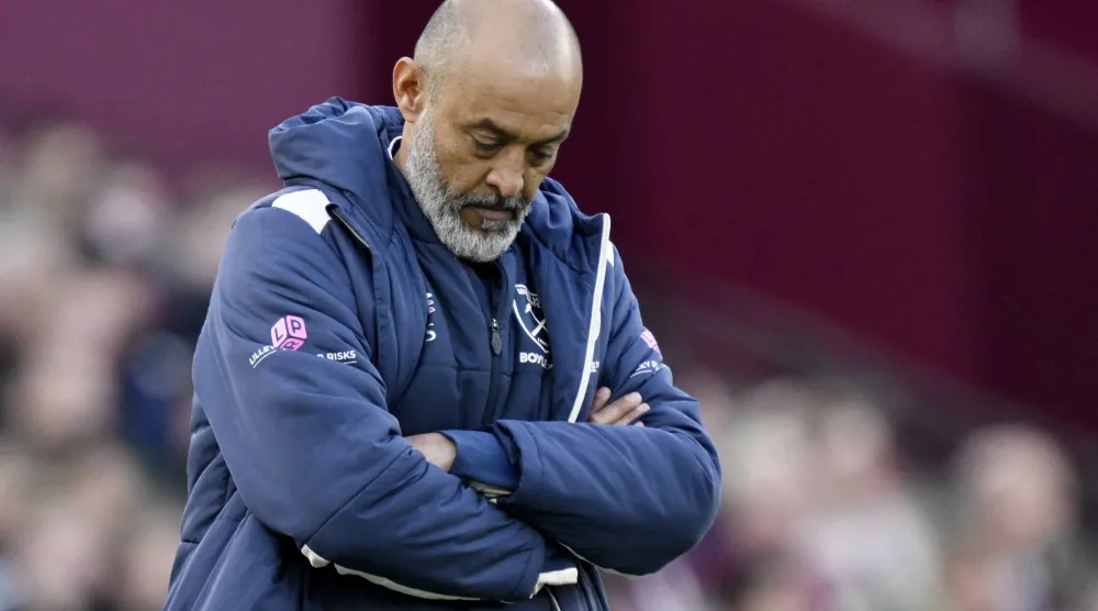 البرتغالي نونو سبريتو سانتو مدرب وست هام (رويترز)