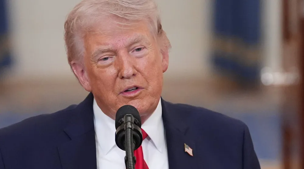 الرئيس الأميركي دونالد ترمب يتحدث عن الحرب مع إيران من القاعة الرئيسية بالبيت الأبيض في الأول من أبريل الجاري (إ.ب.أ)