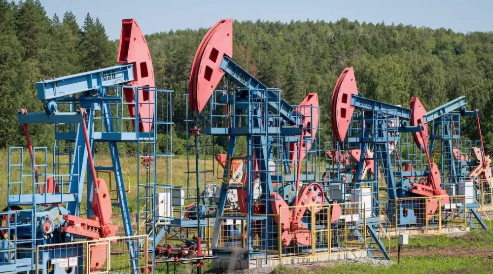 ارتفعت علاوة النفط الأميركي لشمال آسيا في يوليو بـ30 و40 دولاراً للبرميل (رويترز)