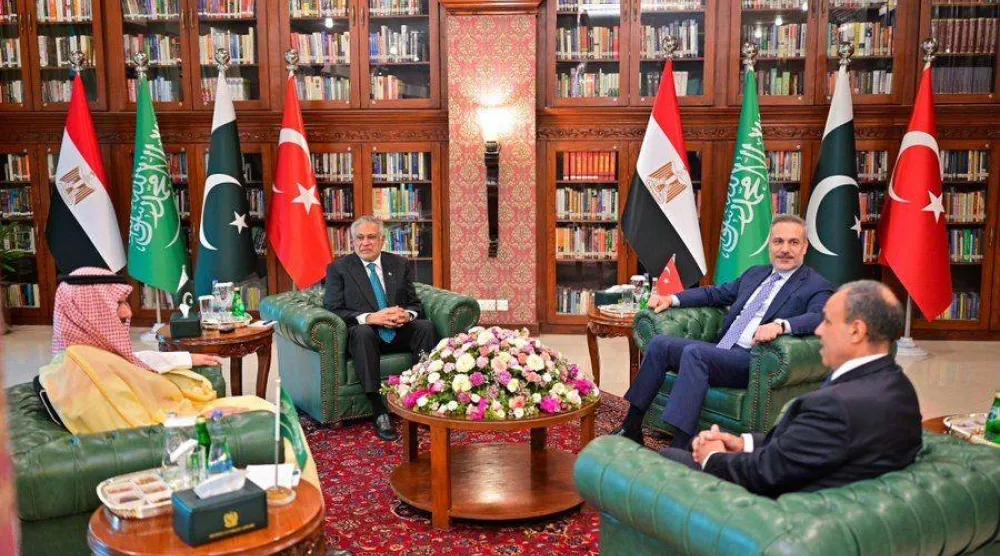 اجتماع رباعي نهاية مارس الماضي جمع وزراء خارجية باكستان وتركيا والسعودية ومصر لبحث جهود خفض التصعيد (الخارجية المصرية)