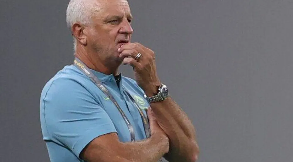 غراهام أرنولد قاد العراق للتأهل للمونديال بعد غياب 40 عاماً (رويترز)