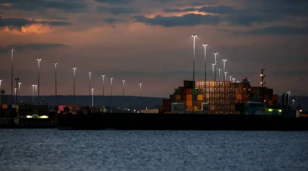 حاويات شحن بميناء هيئة نيويورك ونيوجيرسي في الولايات المتحدة (رويترز)