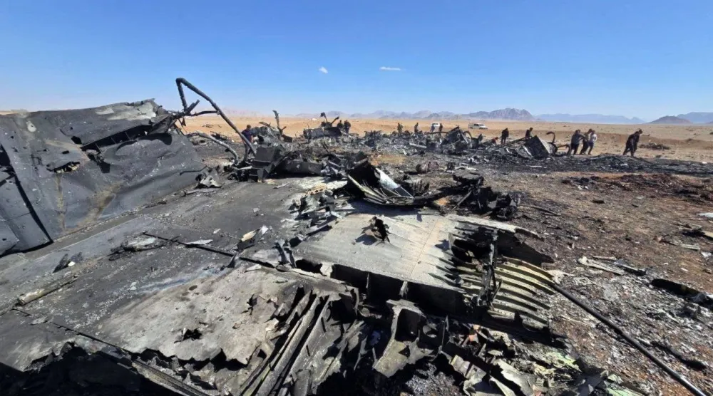 صورة لحطام طائرات يُعتقد أنها أميركية في أصفهان بإيران (رويترز)