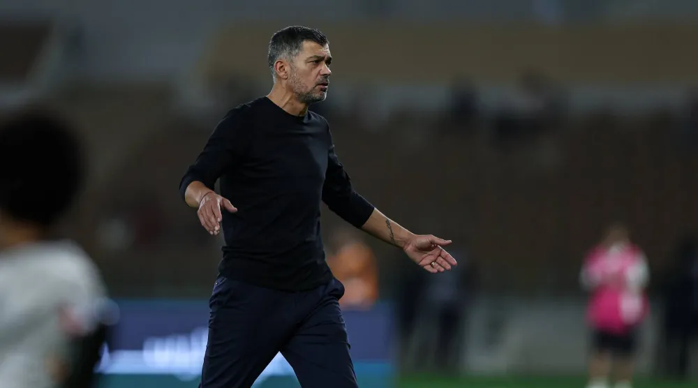 كونسيساو بدا غاضباً بعد سؤاله عن مستقبله مع الفريق (الدوري السعودي)